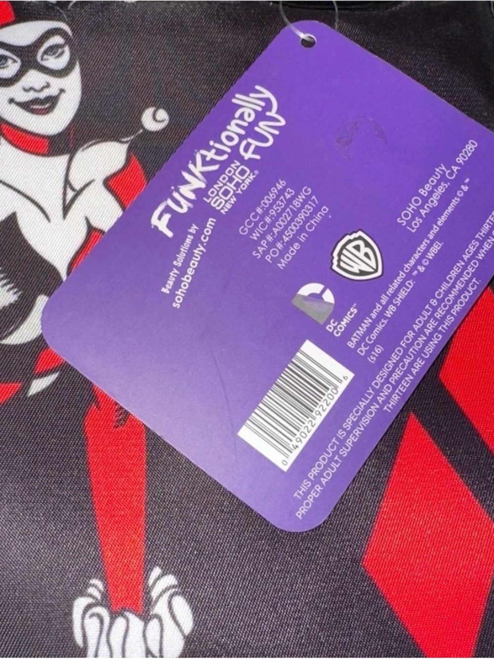 Harley Quinn Black and Red Graphic Make Up Bag - Picture 3 of 3